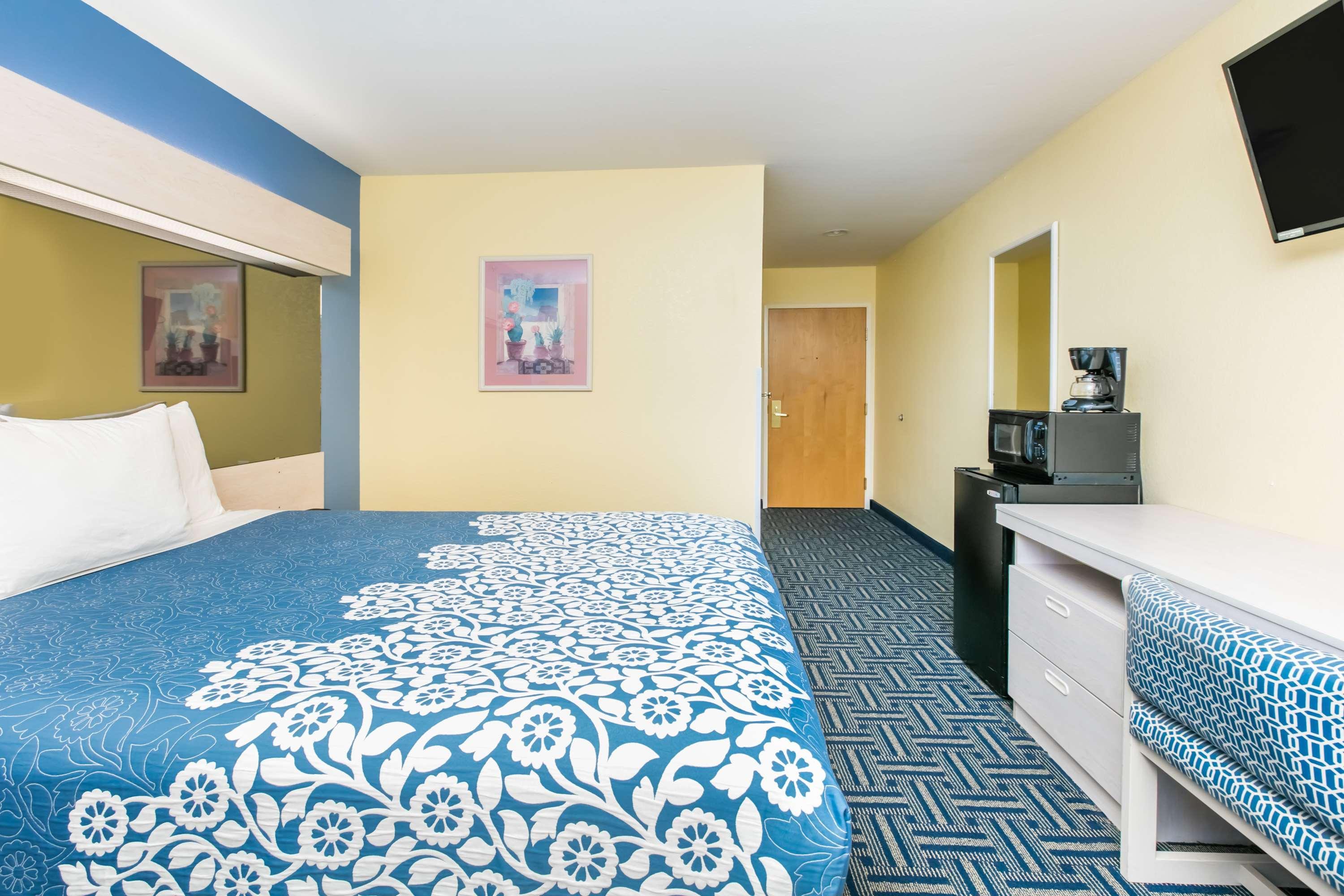 Days Inn Pryor Creek Dış mekan fotoğraf
